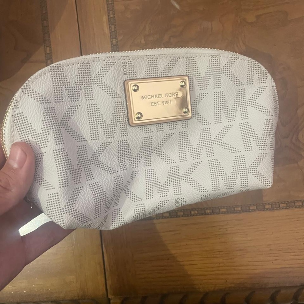 Michael Kors Cream Logo Cosmetic Case